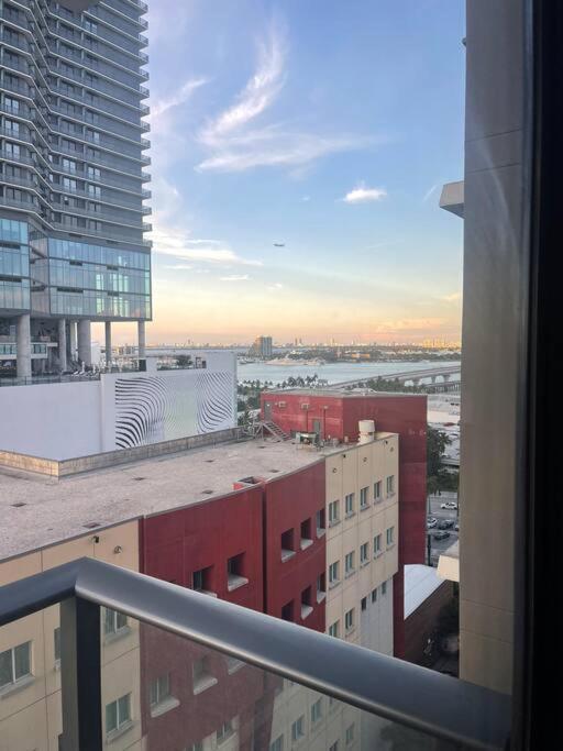 Vibrant Studio Downtown Miami Apartamento Exterior foto